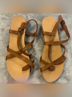 E Sprit Brand Size 10 Medium Brown Strappy Women’s Sandals
